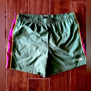 NWOT The NorthFace Elevation shorts M